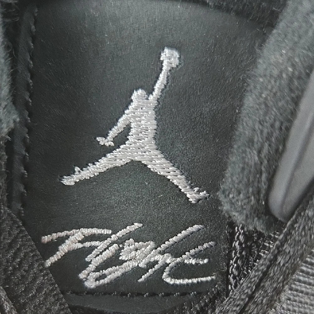 Nike Black Low-Top‎ Sneakers with Rubber Sole